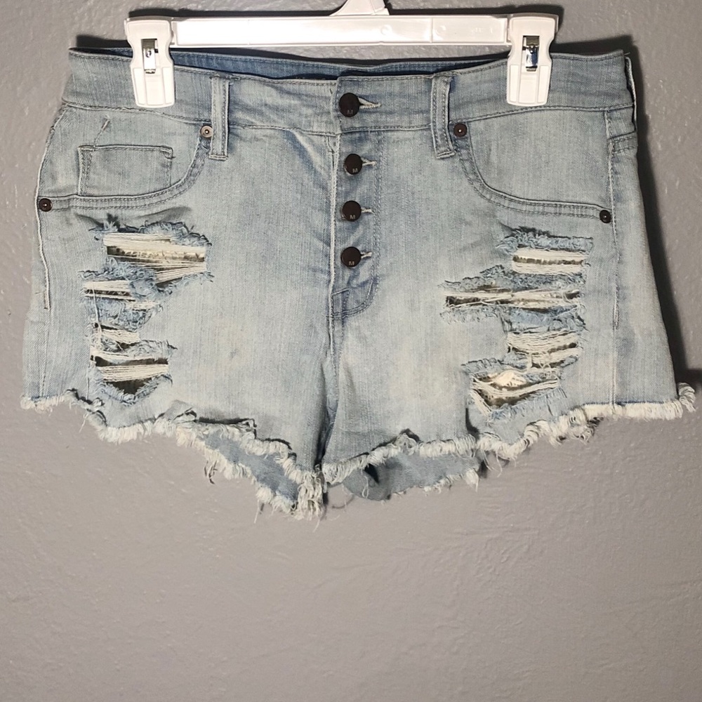 Shorts - Picture 2 of 6